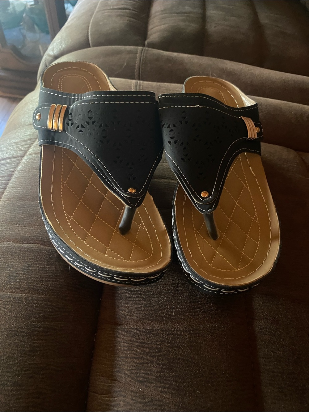 Men's Black Thong Sandals with Quilted Insole